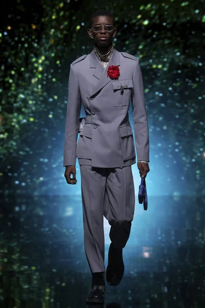 Look 24